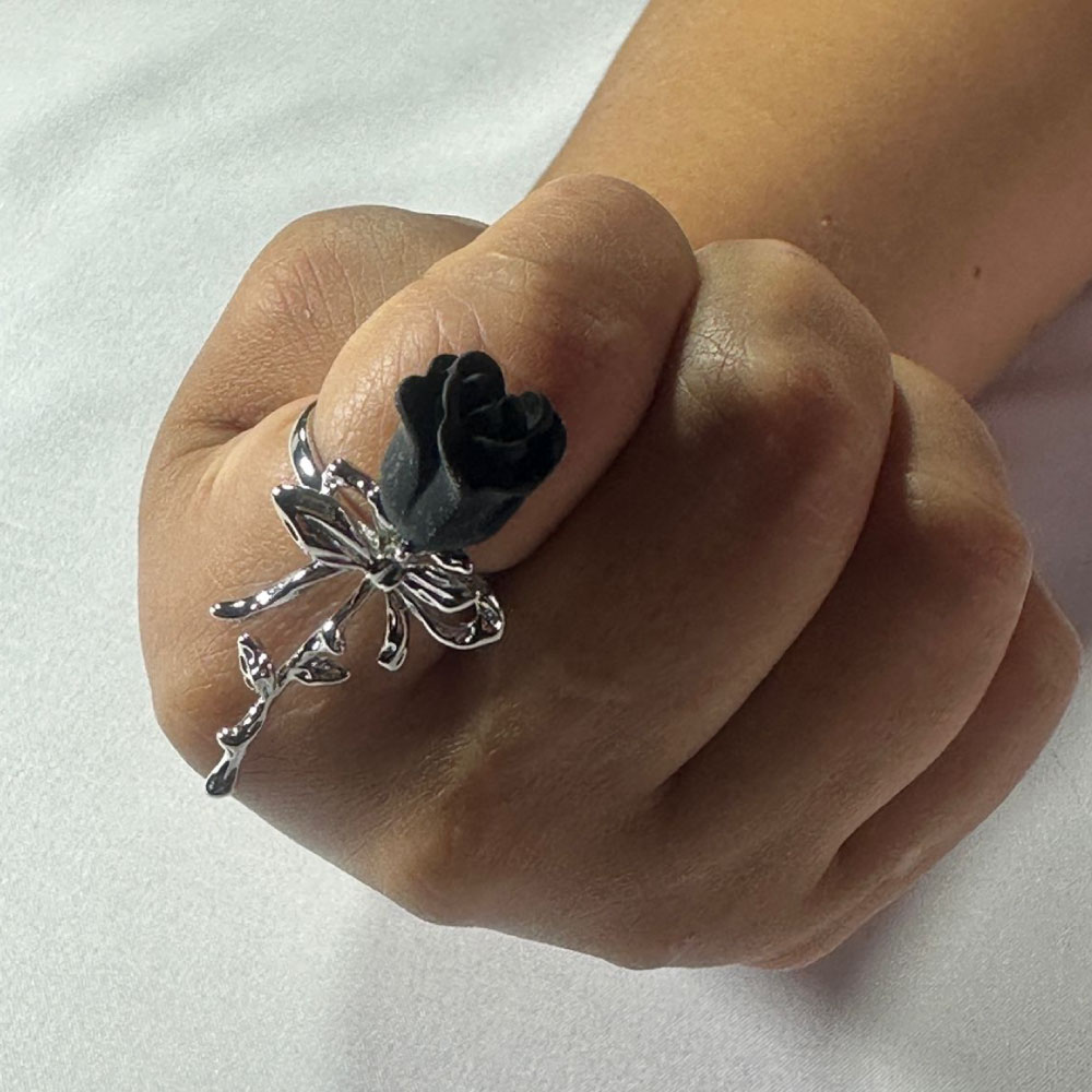 Anillo Ajustable Gótico Plateado con Rosa Negra - Imagen 7